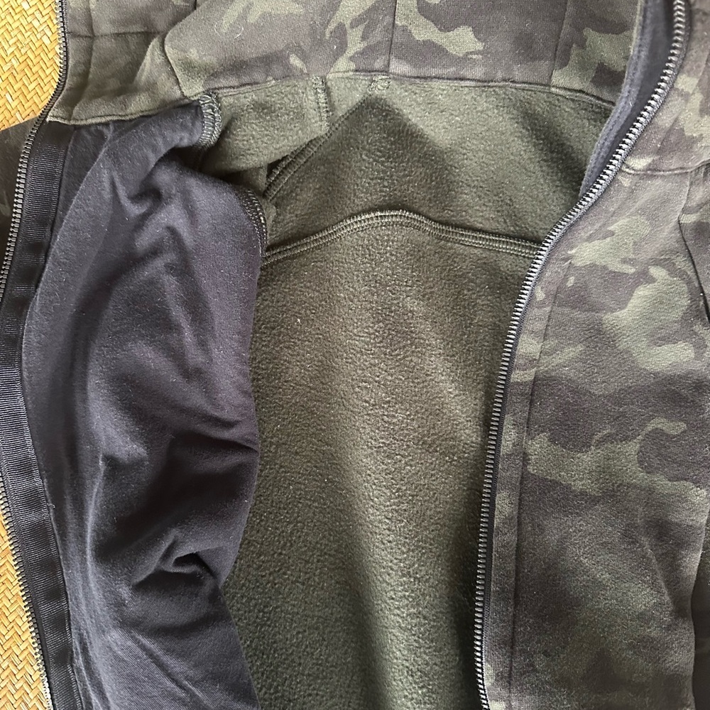 lululemon athletica Camouflage Scuba Hoodie - Picture 4 of 6